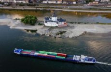 Compañías navieras se preparan para nivel críticamente bajo de río Rin