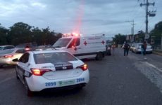 Conductora atropella con su automóvil a una joven en avenida Ejército Mexicano 