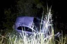 Vehículo cae a un barranco en la Valles-Rioverde y el conductor sale ileso