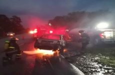 Se incendia un vehículo a causa de un probable cortocircuito