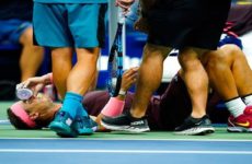 Nadal sangra tras sufrir un raquetazo en la nariz en su victoria ante Fognini en el US Open