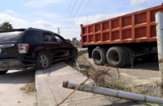 Familia que reside en Reynosa sufre un accidente vehicular en Valles 