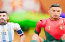 Messi y Ronaldo protagonizan video como juguetes sobre el Mundial