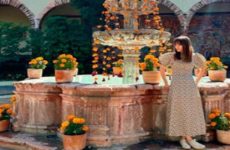 La actriz Lily Collins se pasea por calles de San Miguel de Allende