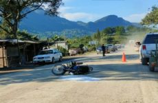 Se accidentan dos motociclistas sobre la carretera Valles-Tamazunchale, en distintos hechos