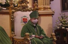 Arzobispo anuncia regreso de cubrebocas en iglesias