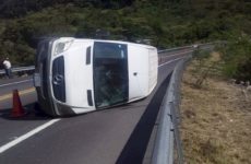 Beodo conductor provoca un choque y volcadura en la autopista Valles-Rayón
