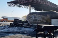 Dos muertos y cuatro heridos deja explosión de una pipa en gasolinera de Hidalgo