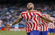 Las paradas de Oblak y un gol de Depay salvan al Atlético en Balaídos