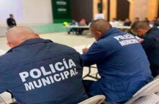 Policías municipales se venden por mil 500 pesos, asegura Gallardo
