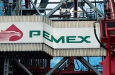 Rescatan en total cinco cuerpos de obreros de Pemex tras explosión en Veracruz