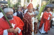 En Domingo de Ramos, pide arzobispo orar por mejorar un México lleno de corrupciones y violencia