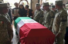 Homenajean a uno de los militares que murió tras el ataque ocurrido en el Libramiento Valles-Tamuín 