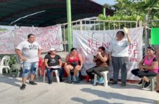 Paterfamilias bloquean  primaria “Lorenzo Martínez”