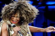 Australia rinde tributo a Tina Turner con una oleada virtual del icónico baile Nutbush