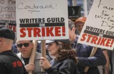 Los guionistas de Hollywood cumplen un mes en huelga y sin visos de llegar a un acuerdo