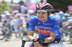 Fallece el ciclista Gino Mäder tras sufrir graves lesiones al caer en un barranco en la Vuelta a Suiza