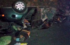 Primera tragedia de la temporada vacacional en la Huasteca; adulto mayor muere y su esposa y nietos quedan heridos