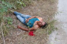Muere motociclista al caer de su unidad en la zona tének 