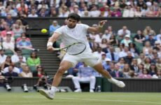 Alcaraz destrona a Djokovic en Wimbledon tras batalla de 5 sets y conquista su segundo Grand Slam