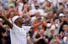Eubanks da la sorpresa en Wimbledon al eliminar a Tsitsipas