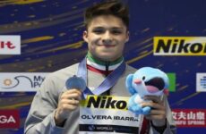 Osmar Olvera gana medalla de plata en trampolín 1 metro en Fukuoka