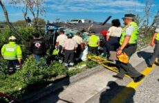 Deja al menos 7 muertos volcadura de autobús en la México-Querétaro