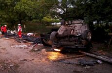 Un muerto y dos heridos deja accidente automovilístico en la Valles-Tampico 