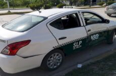 Patrulla de la GCE queda inservible tras chocar contra un taxi en Ciudad Valles 