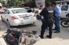 Motociclista se estrella contra un vehículo particular sobre bulevar Camino al Ingenio 