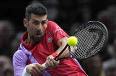 Djokovic arranca  con triunfo en París