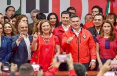 Xóchitl Gálvez se registra en el PRI como precandidata presidencial