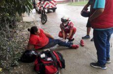 Se accidentan una mujer que viajaba en moto a la altura de la Loma Bonita 