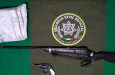 Abandonan dos armas de fuego en un predio de Matlapa 