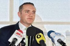 Adrián Rubalcava renuncia al PRI para apoyar a Sheinbaum