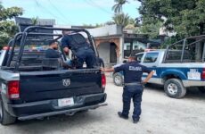 Policías auxilian a dos mujeres que fueron víctimas de agresiones en la colonia La Pimienta 
