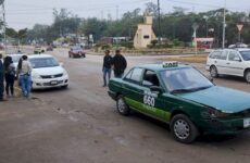 Colisionan un taxi y un vehículo particular en la Glorieta Pedro Antonio Santos
