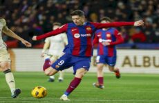 Barcelona rescata un empate con Granada
