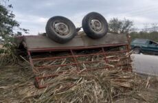 Vuelca camioneta en la carretera Valles-Mante; mujer resulta herida 