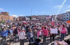 “Democracia sí, dictadura no”, El grito de miles reunidos en Plaza de los Fundadores