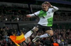 Núñez y Dybala gritan  goles en victorias de  Liverpool y Roma