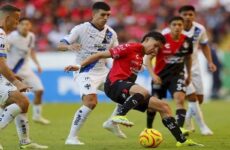 Monterrey vence a Atlas en emocionante partido de futbol