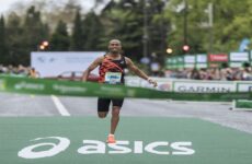 Uma y Fikir completan  barrida de Etiopía en  el maratón de París
